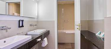 Bathroom Deluxe Double Room