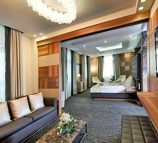 St. Gotthard Hotel Suite Zurich: the largest zurich hotel suite on Bahnhofstrasse