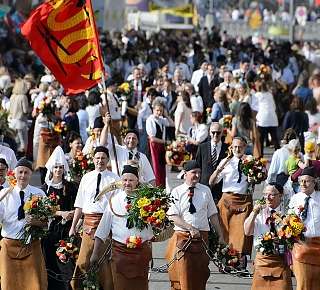 Fruehling Zuerich Sechselaeuten Umzug